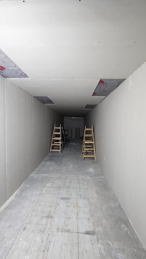 Remodelación y adecuación de almacenes y talleres - Imagen 26