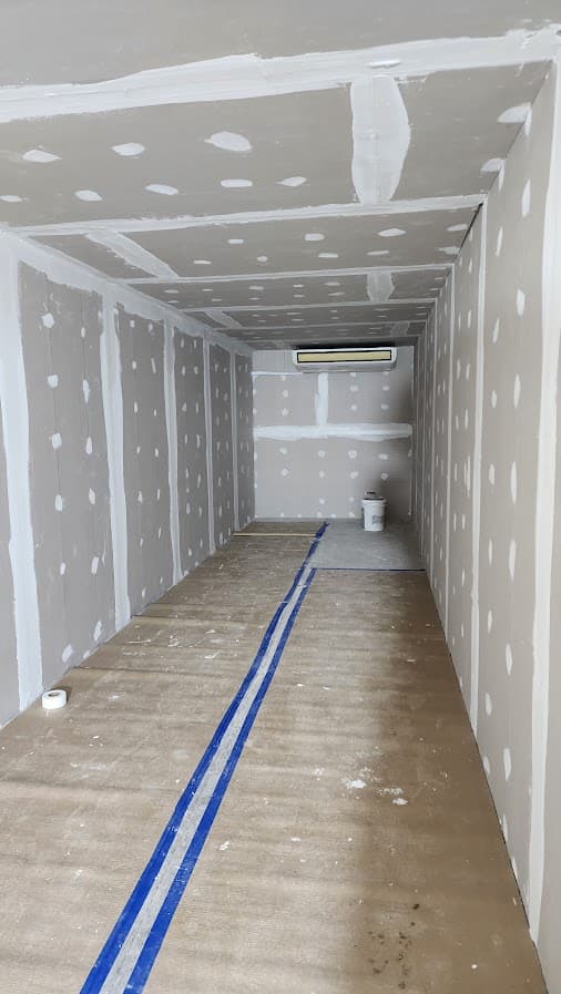 Remodelación y adecuación de almacenes y talleres - Imagen 27